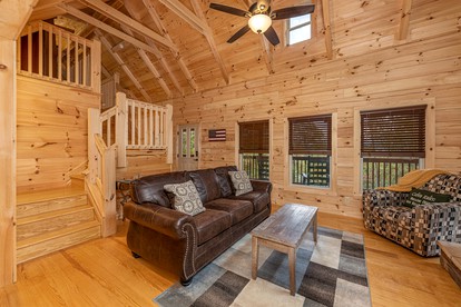 Amazing Cabin with Fireplace, Fire pit and Hot-tub in Gatlingburg, Tennessee - Gatlinburg, Tennessee - glamping.directory