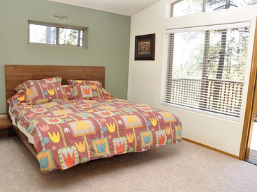 Spacious Woodland Log Cabin Rental with Mogollon Rim Views in Payson, Arizona - Payson, Arizona - glamping.directory