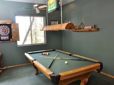 Spacious Woodland Log Cabin Rental with Mogollon Rim Views in Payson, Arizona - Payson, Arizona - glamping.directory
