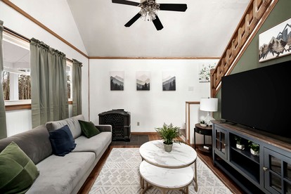 Cozy Cabin with Hot Tub, Fire Pit, Wifi, Grill Deck & Pets, Rio, WV - Rio, West Virginia - glamping.directory