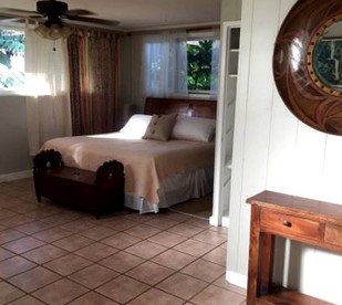 Charming Vacation Rental Surrounded by Palm Trees Just Steps from the Beach on Island of Maui, Hawaii - Paia, Hawaii - glamping.directory
