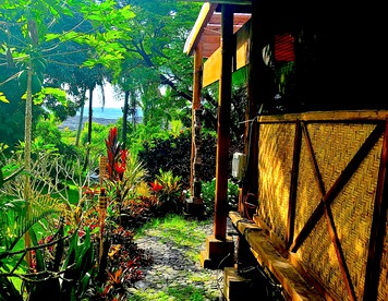 Oceanfront Getaway with Private Beach Access in Pahoa, Hawaii - Pahoa, Hawaii - glamping.directory