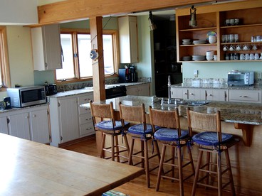 Waterfront Vacation Rental with a Hot Tub and Dock on Edisto Island, South Carolina - Edisto Island, South Carolina - glamping.directory