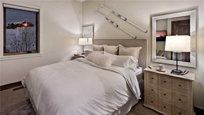 Elegant Vacation Rental by the Trailhead Lodge in Steamboat Springs, Colorado - Steamboat Springs, Colorado - glamping.directory