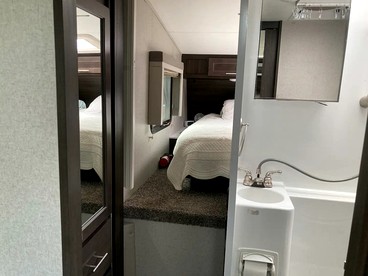 Tiny Caravan Great for Couples with Landscape Views in Idaho - Saint Maries, Idaho - glamping.directory