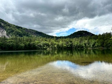 Luxurious Pet Friendly Vacation Rental Near Echo Lake with Hot Tub in North Conway, NH - North Conway, New Hampshire - glamping.directory