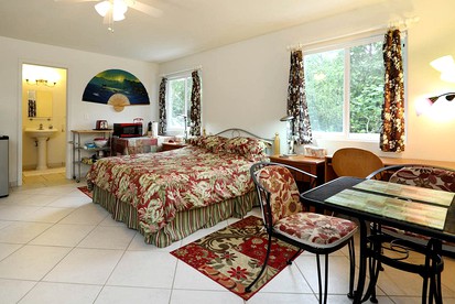 Enchanting Beach Vacation Rental with German-Speaking Hosts in Kailua Kona, Hawaii - Kailua-Kona, Hawaii - glamping.directory
