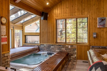 Wonderful Cabin Nestled Amidst Trees with Foosball and Hot-tub in Big Bear Lake, California - Big Bear Lake, California - glamping.directory