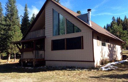Secluded Cabin Rental with a Covered Back Deck in Elk City, Idaho - Elk City, Idaho - glamping.directory