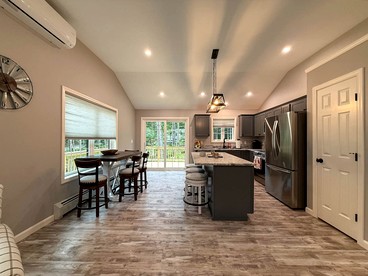Modern Cottage Retreat Near Pleasant Mountain in Bridgton, Maine - Bridgton, Maine - glamping.directory