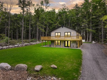 Modern Cottage Retreat Near Pleasant Mountain in Bridgton, Maine - Bridgton, Maine - glamping.directory