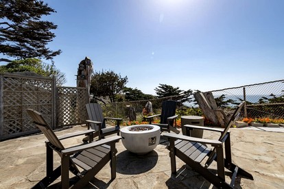 Scenic Oceanfront Coastal Retreat with Private Writer’s Space Near Montara Point Lighthouse, Northern California - Moss Beach, California - glamping.directory