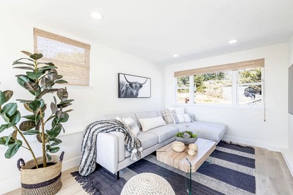 Scenic Oceanfront Coastal Retreat with Private Writer’s Space Near Montara Point Lighthouse, Northern California - Moss Beach, California - glamping.directory
