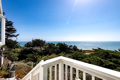 Scenic Oceanfront Coastal Retreat with Private Writer’s Space Near Montara Point Lighthouse, Northern California - Moss Beach, California - glamping.directory