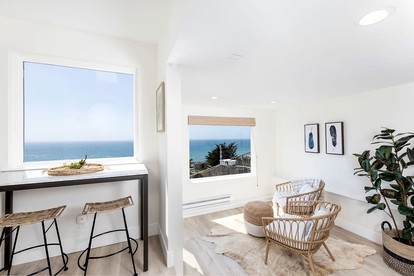 Scenic Oceanfront Coastal Retreat with Private Writer’s Space Near Montara Point Lighthouse, Northern California - Moss Beach, California - glamping.directory