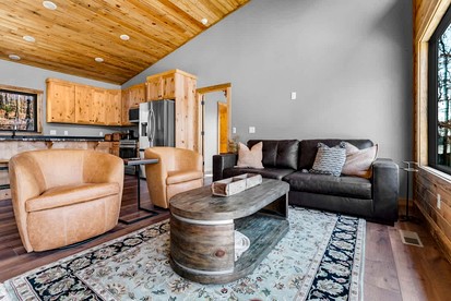 Tranquil Riverside Cabin with Expansive Trails near Elkins, Arkansas - Fayetteville, Arkansas - glamping.directory