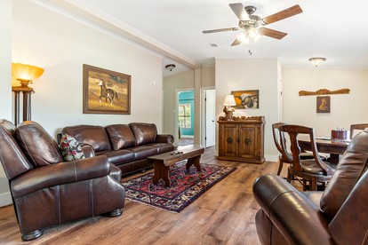 Serene Vacation Rental in the Heart of Texas Hill Country for a Peaceful Getaway in Pipe Creek, Texas - Pipe Creek, Texas - glamping.directory