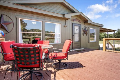 Serene Vacation Rental in the Heart of Texas Hill Country for a Peaceful Getaway in Pipe Creek, Texas - Pipe Creek, Texas - glamping.directory