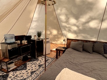 Romantic Luxury Glamping Tent with Riverfront Views near Sandpoint, Idaho - Sandpoint, Idaho - glamping.directory