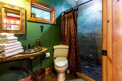 Idyllic Suite Rental for a Relaxing Weekend Getaway in Northern Idaho - Sandpoint, Idaho - glamping.directory