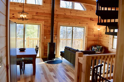 Luxury Log Cabin with Mountain and Forest Views near Asheville, North Carolina - Fletcher, North Carolina - glamping.directory