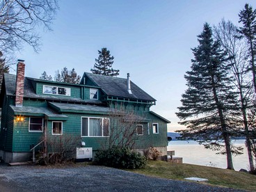 Gorgeous Cottage Rental on Banks of Rangeley Lake in Rangeley, Maine - Rangeley, Maine - glamping.directory