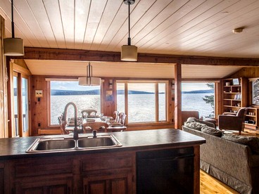 Gorgeous Cottage Rental on Banks of Rangeley Lake in Rangeley, Maine - Rangeley, Maine - glamping.directory