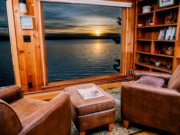 Gorgeous Cottage Rental on Banks of Rangeley Lake in Rangeley, Maine - Rangeley, Maine - glamping.directory