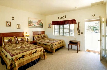 Large Suite Rental Perfect for Groups near Bullhead City, Arizona - Yucca, Arizona - glamping.directory