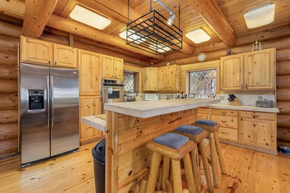 Classic Cabin Charm: Your True Log Cabin Living Escape to Lake Wenatchee - Leavenworth, Washington - glamping.directory