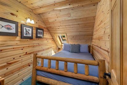 Classic Cabin Charm: Your True Log Cabin Living Escape to Lake Wenatchee - Leavenworth, Washington - glamping.directory