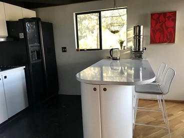 Stunning Cabin with Indoor Jacuzzi Ideal for a Weekend Getaway from Los Angeles - Pine Mountain Club, California - glamping.directory