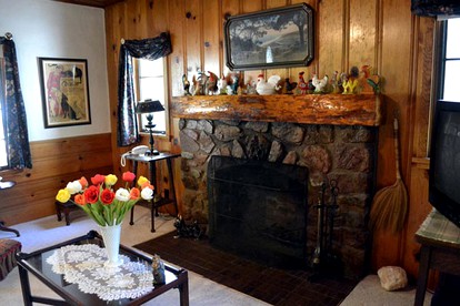 Cozy Cabin with Country Decor near San Jacinto Mountains, California - Idyllwild, California - glamping.directory