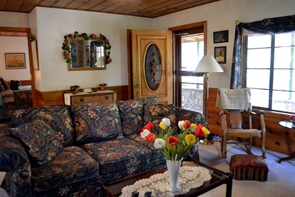 Cozy Cabin with Country Decor near San Jacinto Mountains, California - Idyllwild, California - glamping.directory