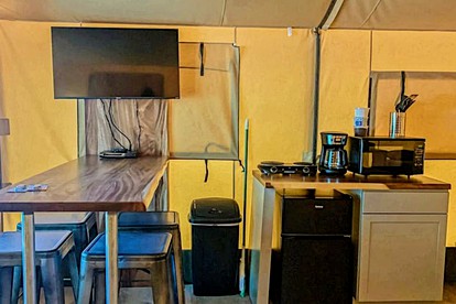 Unplug and Reconnect: Creekside Safari Tent Glamping in Cibolo, Texas - Cibolo, Texas - glamping.directory