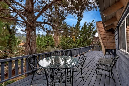 Outstanding Cabin Nestled Amidst Trees and Barbecue Provided in Big Bear Lake, California - Big Bear Lake, California - glamping.directory