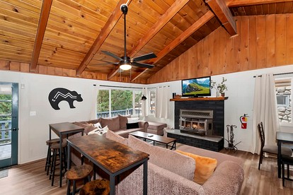 Outstanding Cabin Nestled Amidst Trees and Barbecue Provided in Big Bear Lake, California - Big Bear Lake, California - glamping.directory