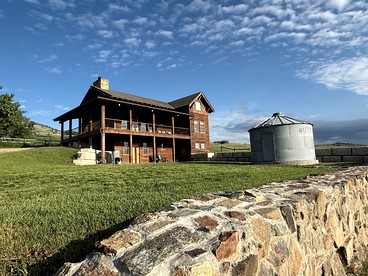 Charming Historic-Inspired Vacation Home with Mountain Views near Pony School House in Pony, Montana - Pony, Montana - glamping.directory