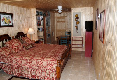 Eco-Friendly Cabin Rental in the Heart of the Smoky Mountains, North Carolina - Bryson City, North Carolina - glamping.directory