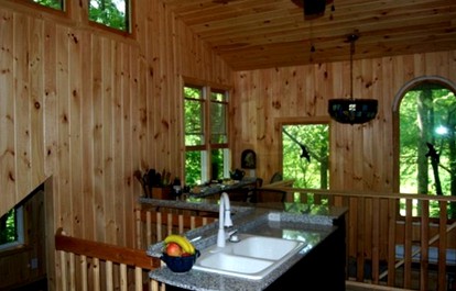 Eco-Friendly Cabin Rental in the Heart of the Smoky Mountains, North Carolina - Bryson City, North Carolina - glamping.directory