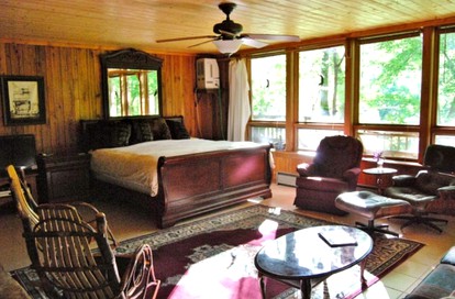 Eco-Friendly Cabin Rental in the Heart of the Smoky Mountains, North Carolina - Bryson City, North Carolina - glamping.directory