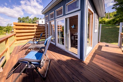 Tiny House with Gorgeous Views in New York, Perfect for Intimate Weekends Away - Preston Hollow, New York - glamping.directory