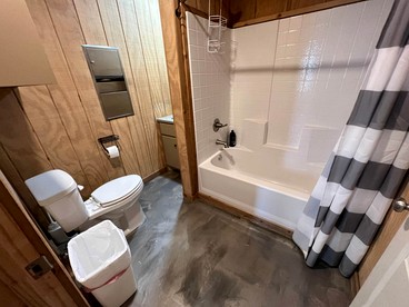 Jacksboro Glamping Destination with Sports Facilities in Texas - Graford, Texas - glamping.directory