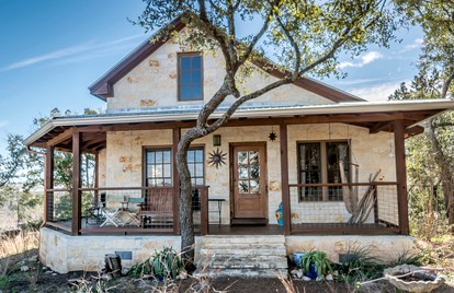 Lovely Cottage Retreat in Texas Hill Country with Cypress Creek Views near Hamilton Pool - Round Mountain, Texas - glamping.directory
