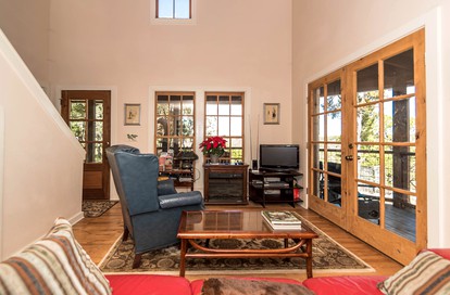 Lovely Cottage Retreat in Texas Hill Country with Cypress Creek Views near Hamilton Pool - Round Mountain, Texas - glamping.directory