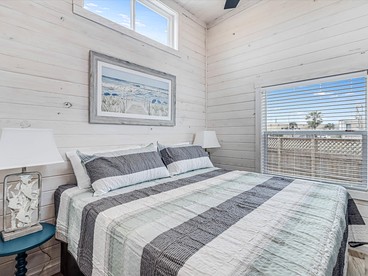 Charming Tiny House Getaway on Family Resort with Pool in Port Aransas, Texas - Port Aransas, Texas - glamping.directory