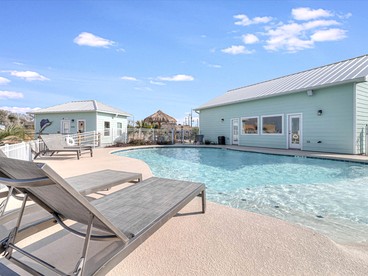 Charming Tiny House Getaway on Family Resort with Pool in Port Aransas, Texas - Port Aransas, Texas - glamping.directory