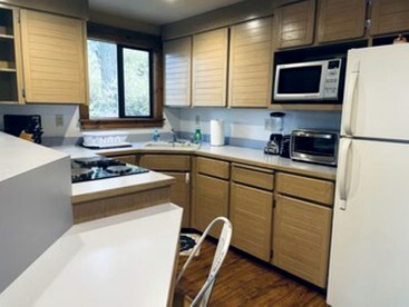 Charming Cabin Rental for Family or Group Glamping Retreats in Coeur d'Alene, Idaho - Coeur d'Alene, Idaho - glamping.directory