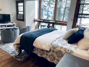 Charming Cabin Rental for Family or Group Glamping Retreats in Coeur d'Alene, Idaho - Coeur d'Alene, Idaho - glamping.directory