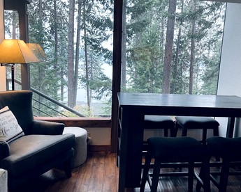 Charming Cabin Rental for Family or Group Glamping Retreats in Coeur d'Alene, Idaho - Coeur d'Alene, Idaho - glamping.directory